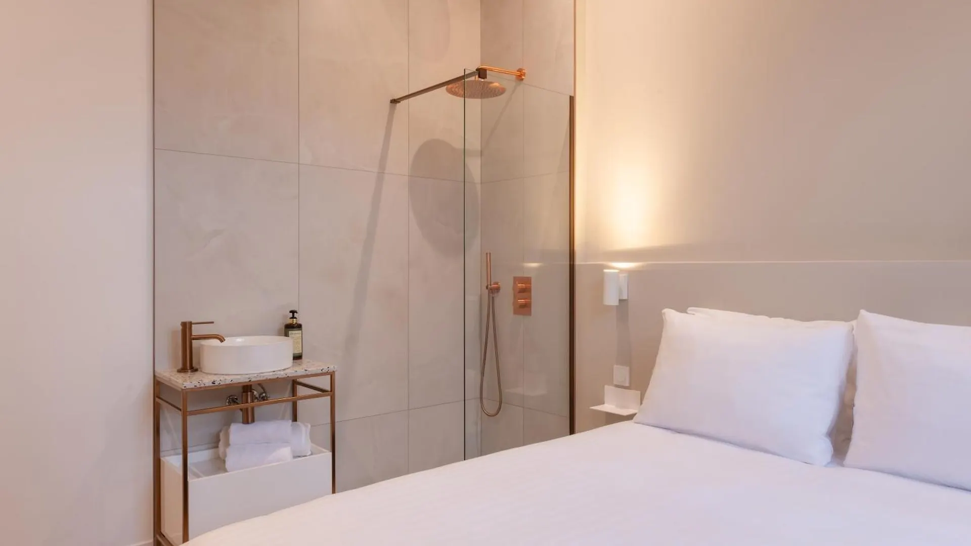 Faubourg Station Apartment *