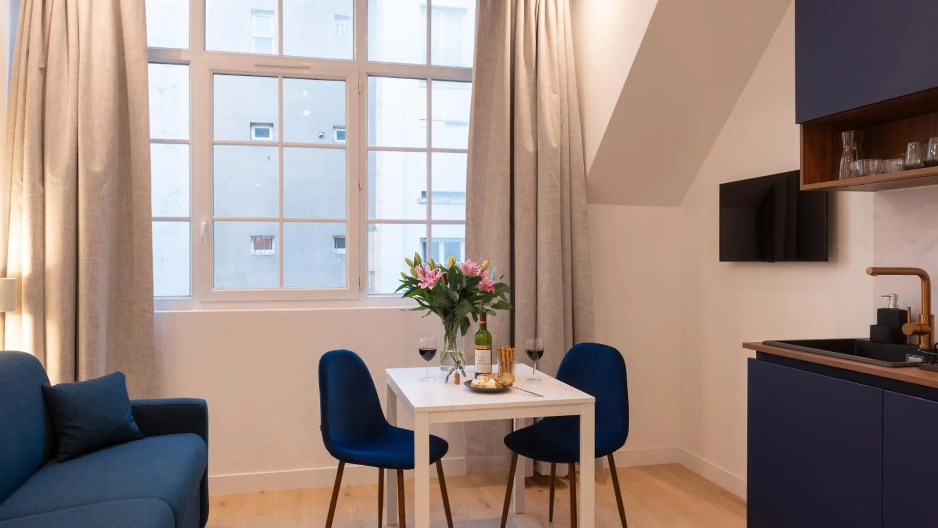 Faubourg Station Apartment